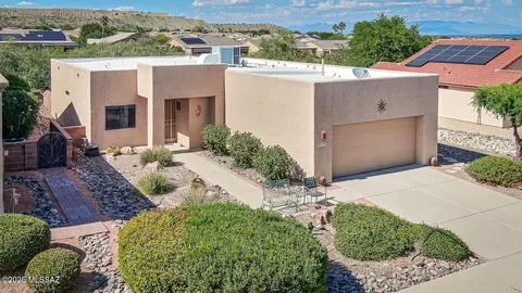 1092 W Union Bell Dr, Green Valley, AZ 85614