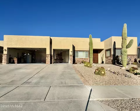 13226 N Booming Dr, Oro Valley, AZ 85755