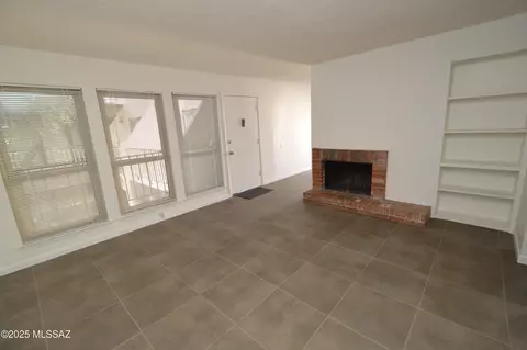 1620 N Wilmot Rd #S445, Tucson, AZ 85712
