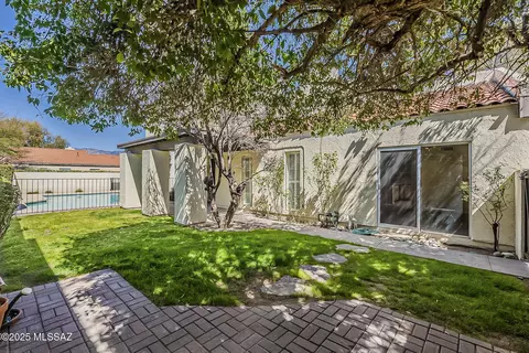 3042 N Placita Chorro, Tucson, AZ 85715