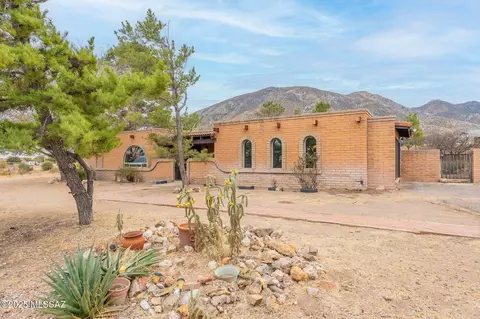5374 E Spring Rd, Hereford, AZ 85615 photo 2