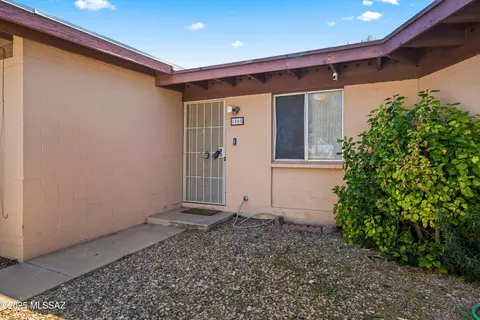 1505 W Roger Rd, Tucson, AZ 85705