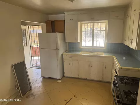 Kitchen - 3570 E Hampton St, Tucson, AZ 85716 photo 1 of 2