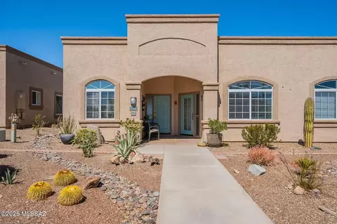 1864 W Demetrie Loop, Green Valley, AZ 85622