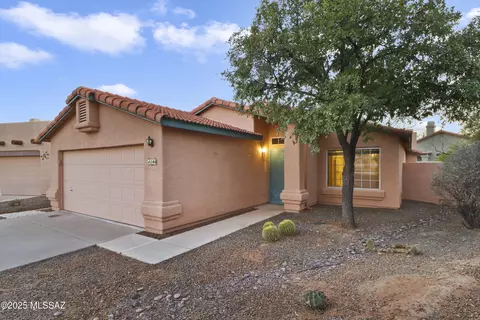 144 E Mesquite Crest Pl, Oro Valley, AZ 85755