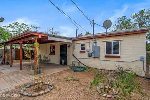 Exterior - 2249 E 19th St, Tucson, AZ 85719 photo 5 of 14