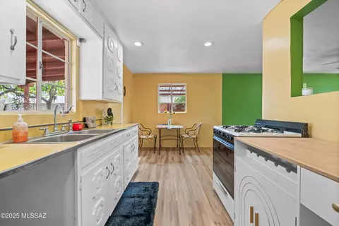 Kitchen - 2249 E 19th St, Tucson, AZ 85719 photo 6 of 6