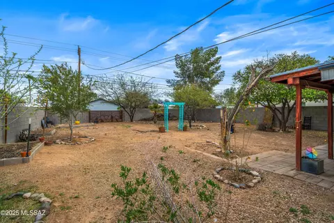 Exterior - 2249 E 19th St, Tucson, AZ 85719 photo 10 of 14