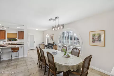 5633 E 14th St, Tucson, AZ 85711 photo 7