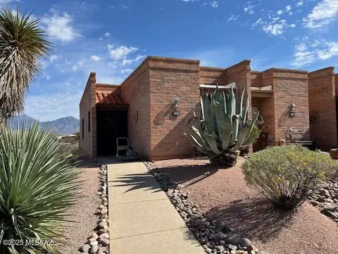 1381 W Desert Hills Dr, Green Valley, AZ 85622