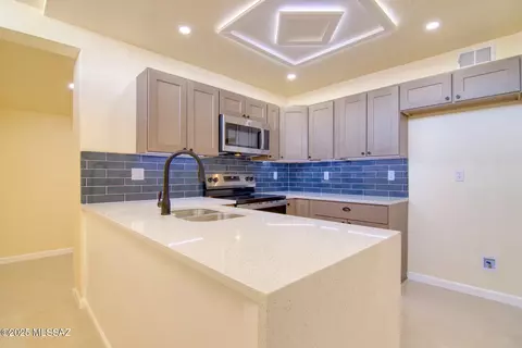 3633 E 27th St, Tucson, AZ 85713 photo 2