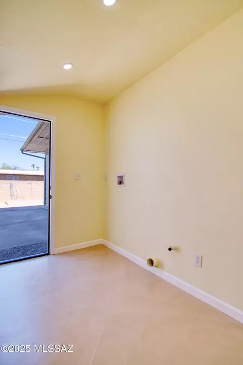 3633 E 27th St, Tucson, AZ 85713 photo 17