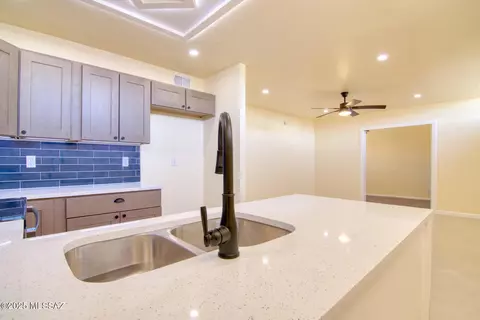 3633 E 27th St, Tucson, AZ 85713 photo 4