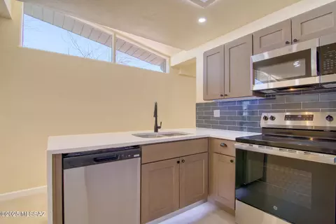 3633 E 27th St, Tucson, AZ 85713 photo 3