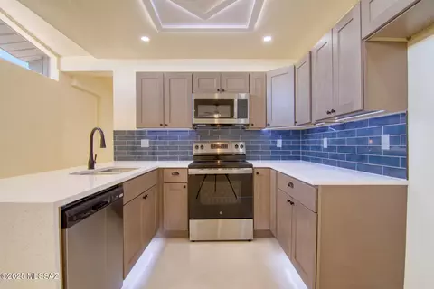 3633 E 27th St, Tucson, AZ 85713