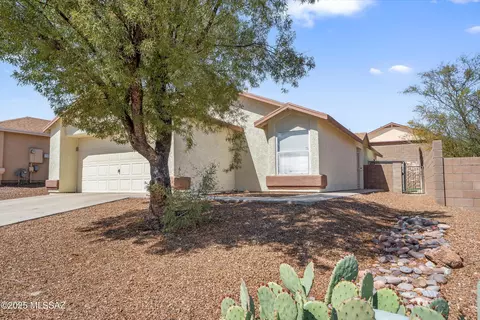 1201 N Falcon Ridge Dr, Tucson, AZ 85745