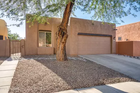 467 N Brook Park Dr, Tucson, AZ 85710