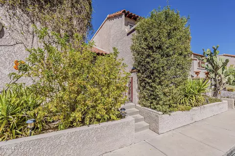 2300 W Paseo Cielo, Tucson, AZ 85742