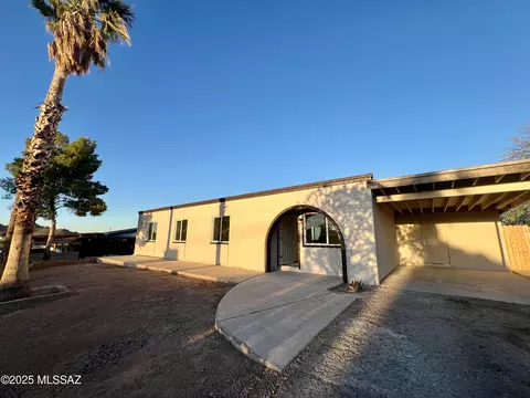 6733 S Paseo De Las Aguilas, Tucson, AZ 85746