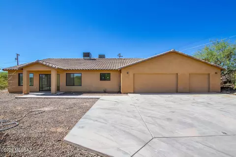5433 N Kennebec Ln, Tucson, AZ 85704