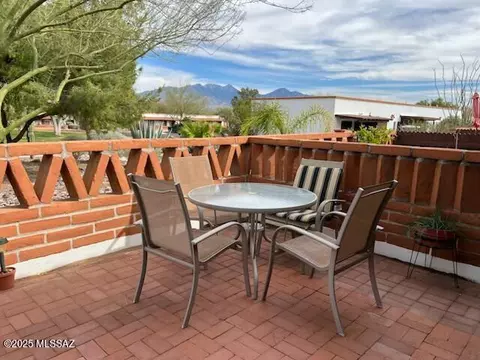 386 S Paseo Quinta #D, Green Valley, AZ 85614