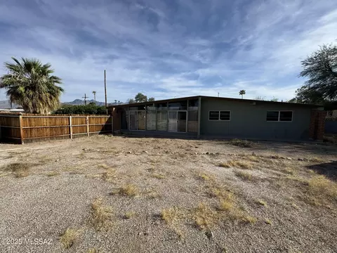 Exterior - 8724 E Lancaster Rd, Tucson, AZ 85715 photo 5 of 10