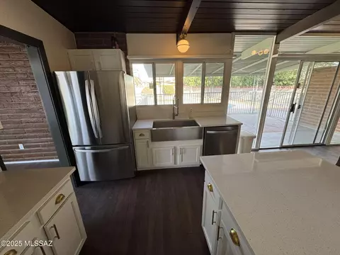 Kitchen - 8724 E Lancaster Rd, Tucson, AZ 85715 photo 2 of 4