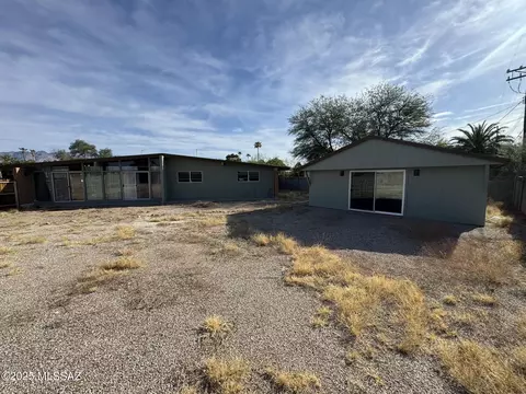 Exterior - 8724 E Lancaster Rd, Tucson, AZ 85715 photo 7 of 10