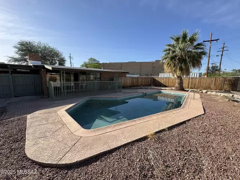 Exterior - 8724 E Lancaster Rd, Tucson, AZ 85715 photo 2 of 10