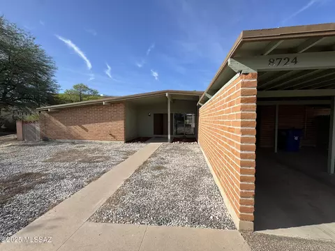 Exterior - 8724 E Lancaster Rd, Tucson, AZ 85715 photo 8 of 10