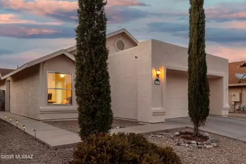 1231 N Amberbrooke Ave, Tucson, AZ 85745