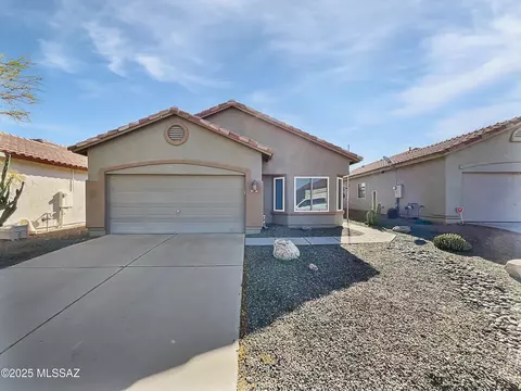 9736 N Sandy Valley Dr, Tucson, AZ 85743
