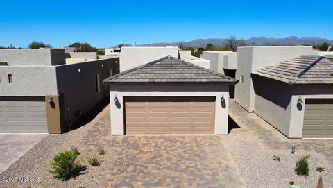 7404 W Barrel Racer Rd, Tucson, AZ 85743