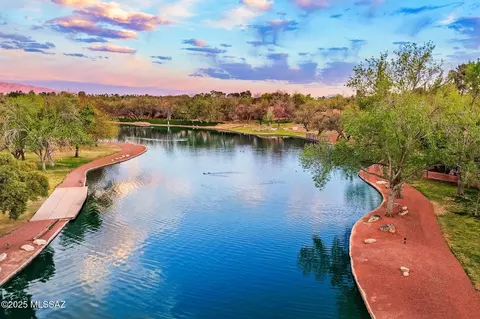 3160 N Hill Farm Dr, Tucson, AZ 85712