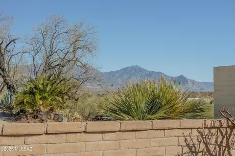 2820 S Camino Ortega, Green Valley, AZ 85622