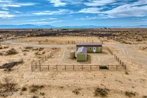 39 E Acres E Arzberger Rd, Willcox, AZ 85643 photo 3