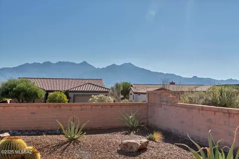 4769 S Meadow Ridge Dr, Green Valley, AZ 85622