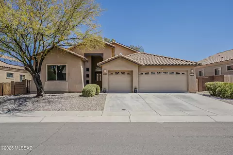 184 N Old Camp Ln, Sahuarita, AZ 85629