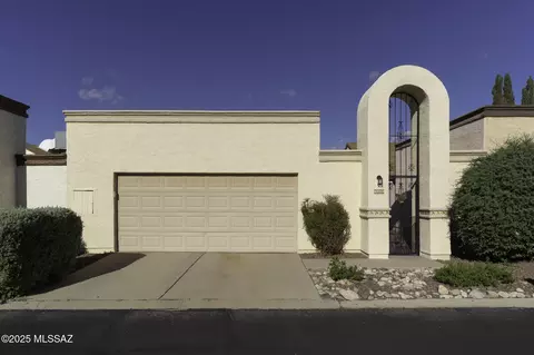 8883 N Joanna Dr, Tucson, AZ 85742