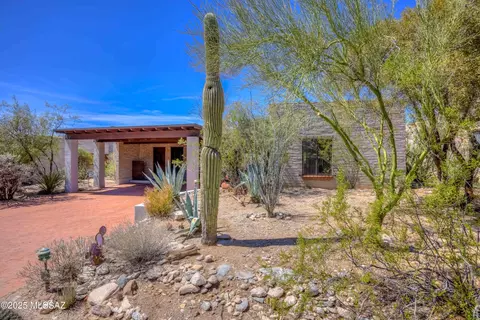 4905 N Via Serenidad, Tucson, AZ 85718