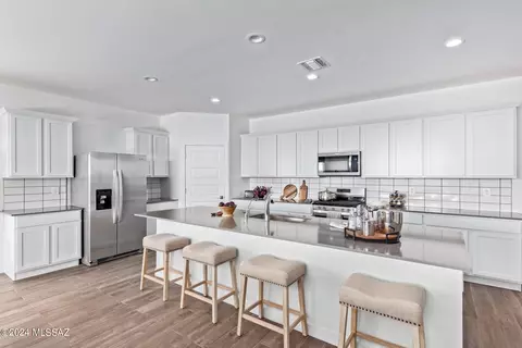 5457 W Summer View Dr, Marana, AZ 85658