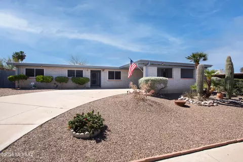 9400 E Myra Dr, Tucson, AZ 85730
