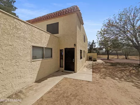 6588 Calle La Paz #C, Tucson, AZ 85715