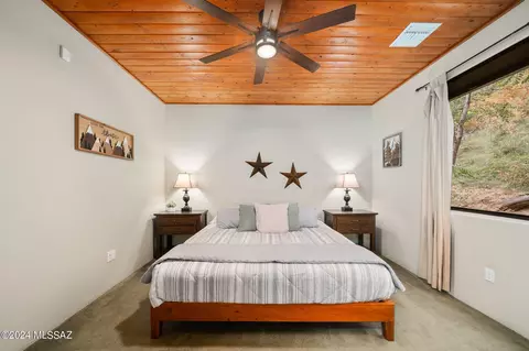 Bedroom - 11122 E Turkey Run Rd, Mount Lemmon, AZ 85619 photo 2 of 7