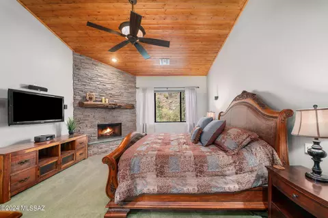 Bedroom - 11122 E Turkey Run Rd, Mount Lemmon, AZ 85619 photo 3 of 7