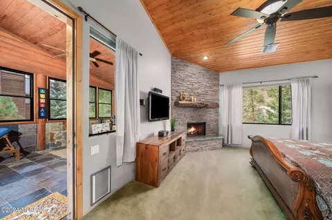 Bedroom - 11122 E Turkey Run Rd, Mount Lemmon, AZ 85619 photo 4 of 7