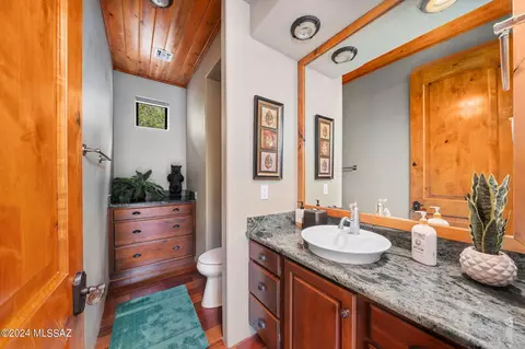 Bath - 11122 E Turkey Run Rd, Mount Lemmon, AZ 85619 photo 1 of 5