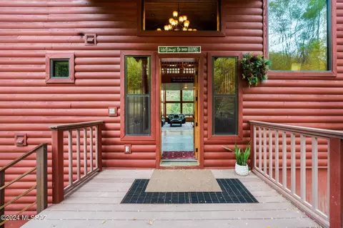 Exterior - 11122 E Turkey Run Rd, Mount Lemmon, AZ 85619 photo 1 of 10