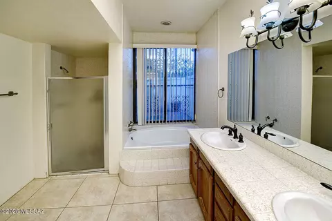 Bath - 2523 E Forgeus Pl, Tucson, AZ 85716 photo 3 of 3
