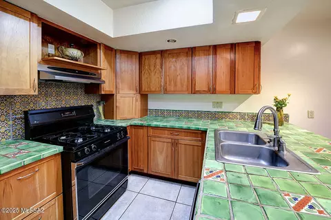 Kitchen - 2523 E Forgeus Pl, Tucson, AZ 85716 photo 2 of 4
